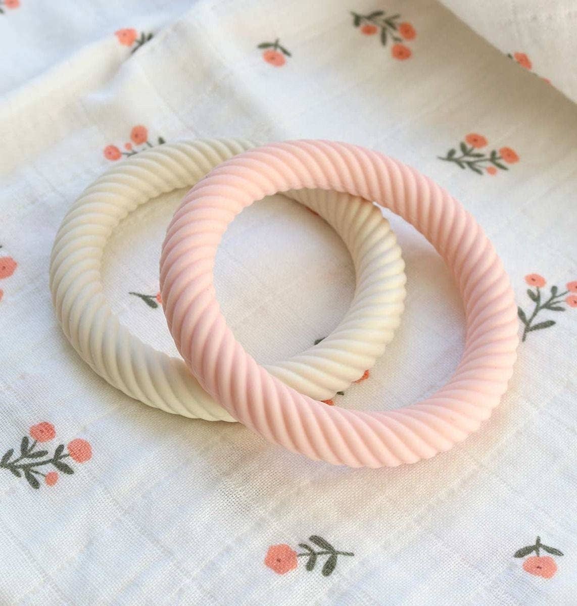 Silicone teether: Classic - Strawberry Cream