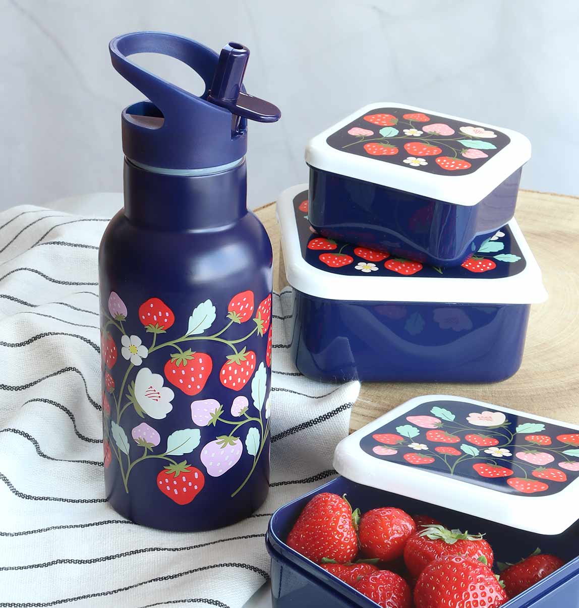 Kids stainless steel drink/ water bottle: Strawberries