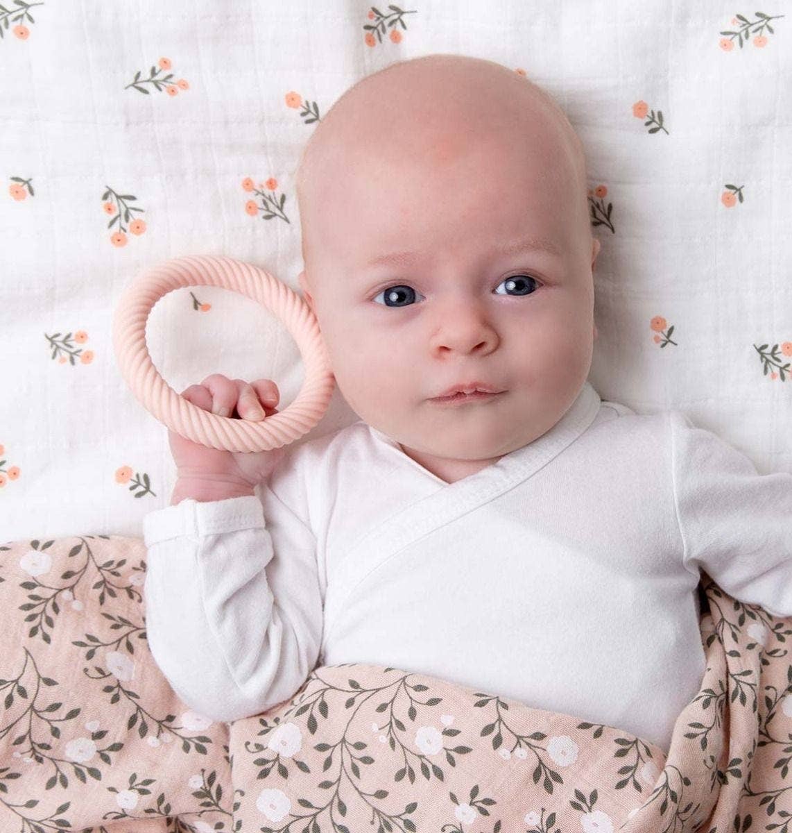 Silicone teether: Classic - Strawberry Cream