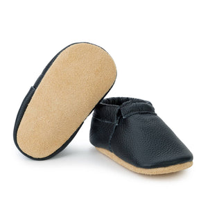 Fringeless Black & Tan Baby Moccasins