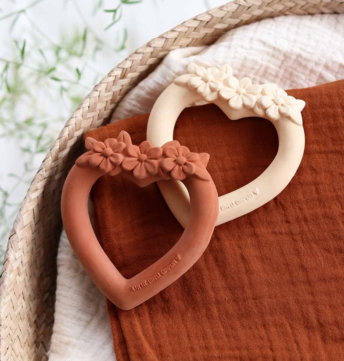 Teething ring: Sweet heart - terracotta